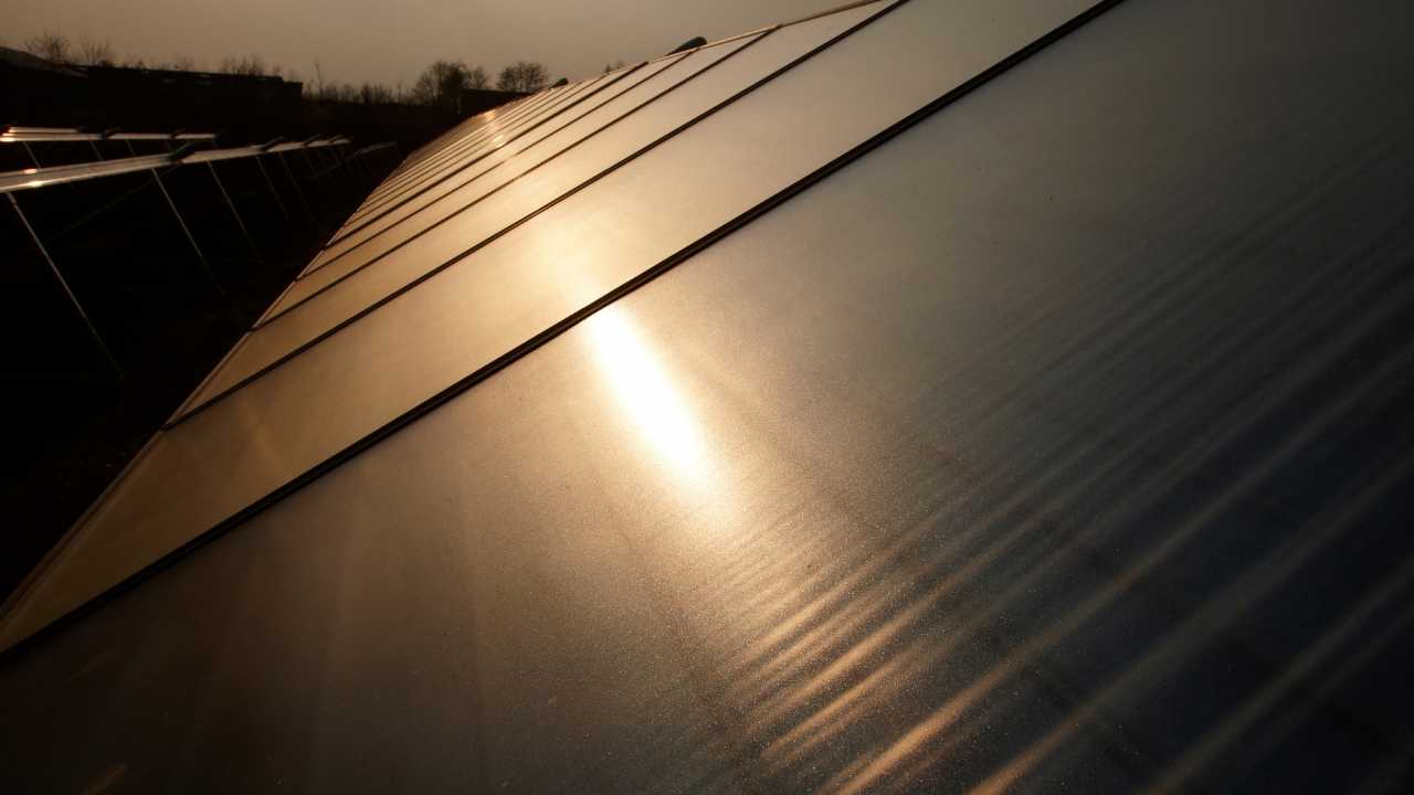  المغرب: إعلان ترسية محطة طاقة شمسية هجينة (كهروضوئية، مركزة، تخزين حراري) بقدرة 800 ميجاواط