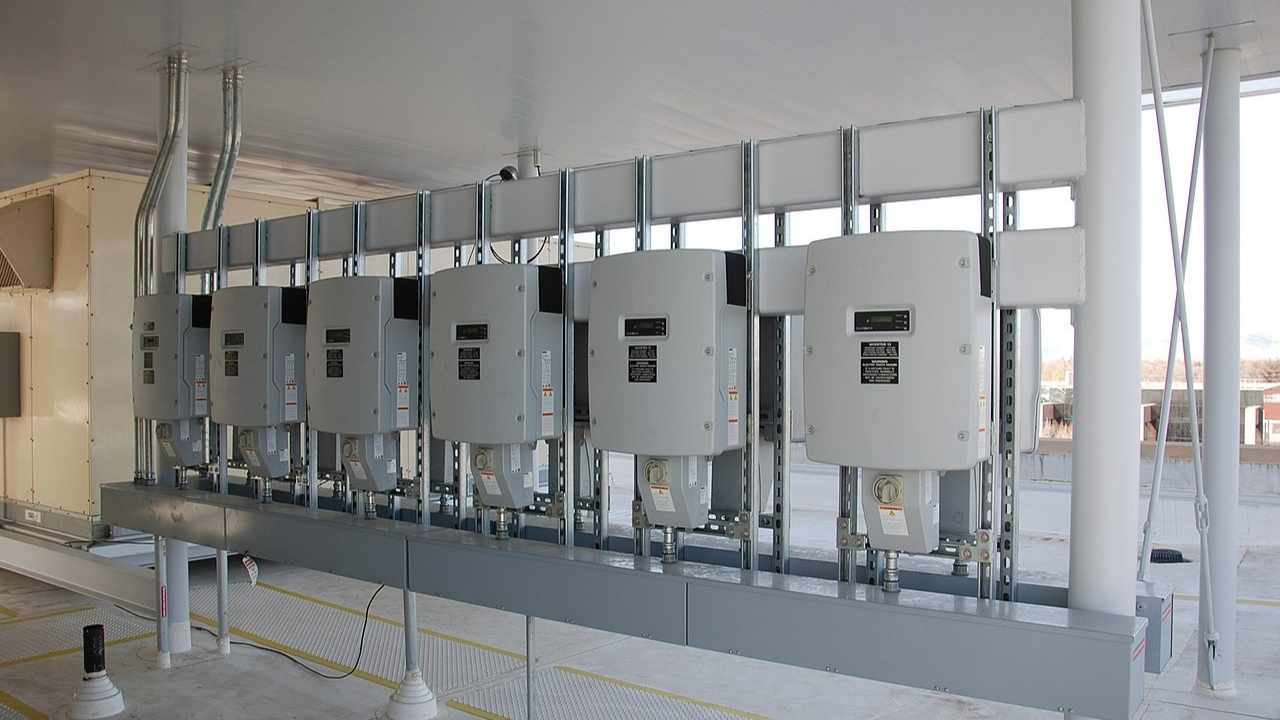  العواكس في الأنظمة الكهروضوئية – PV Systems Inverters