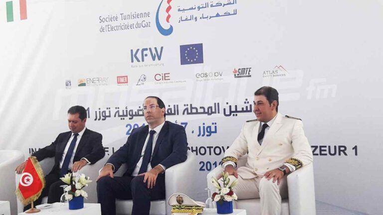 دشنت الحكومة التونسية محطة توزر 1 للطاقة الشمسية الكهروضوئية بقدرة 10 ميجاواط و أعلنت عن البدء بأعمال تشييد محطة ثانية بنفس القدرة باسم توزر 2 و بإستثمار يقدر ب 62 مليون دينار تونسي