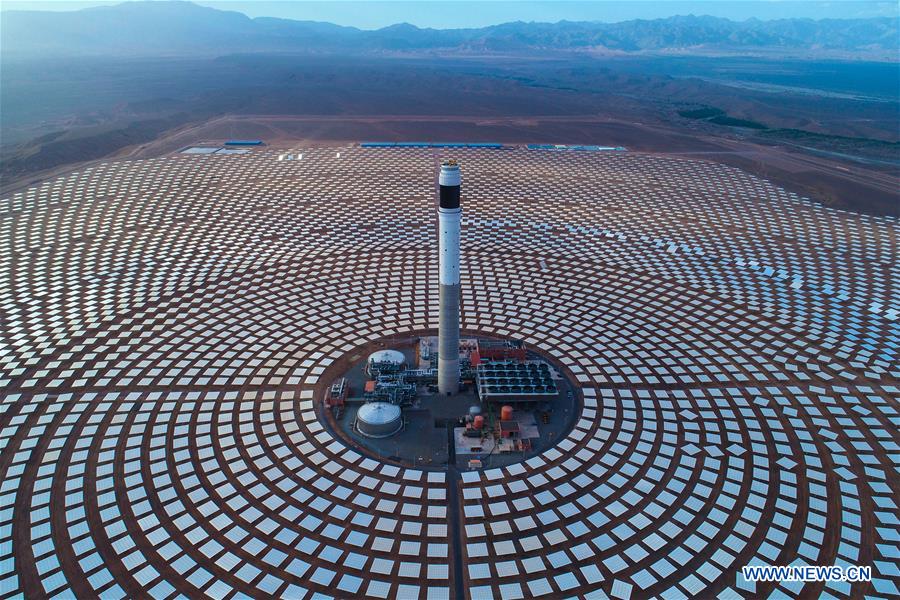 محطة نور في المغرب العربي وهي من نوع أبراج الطاقة الشمسية