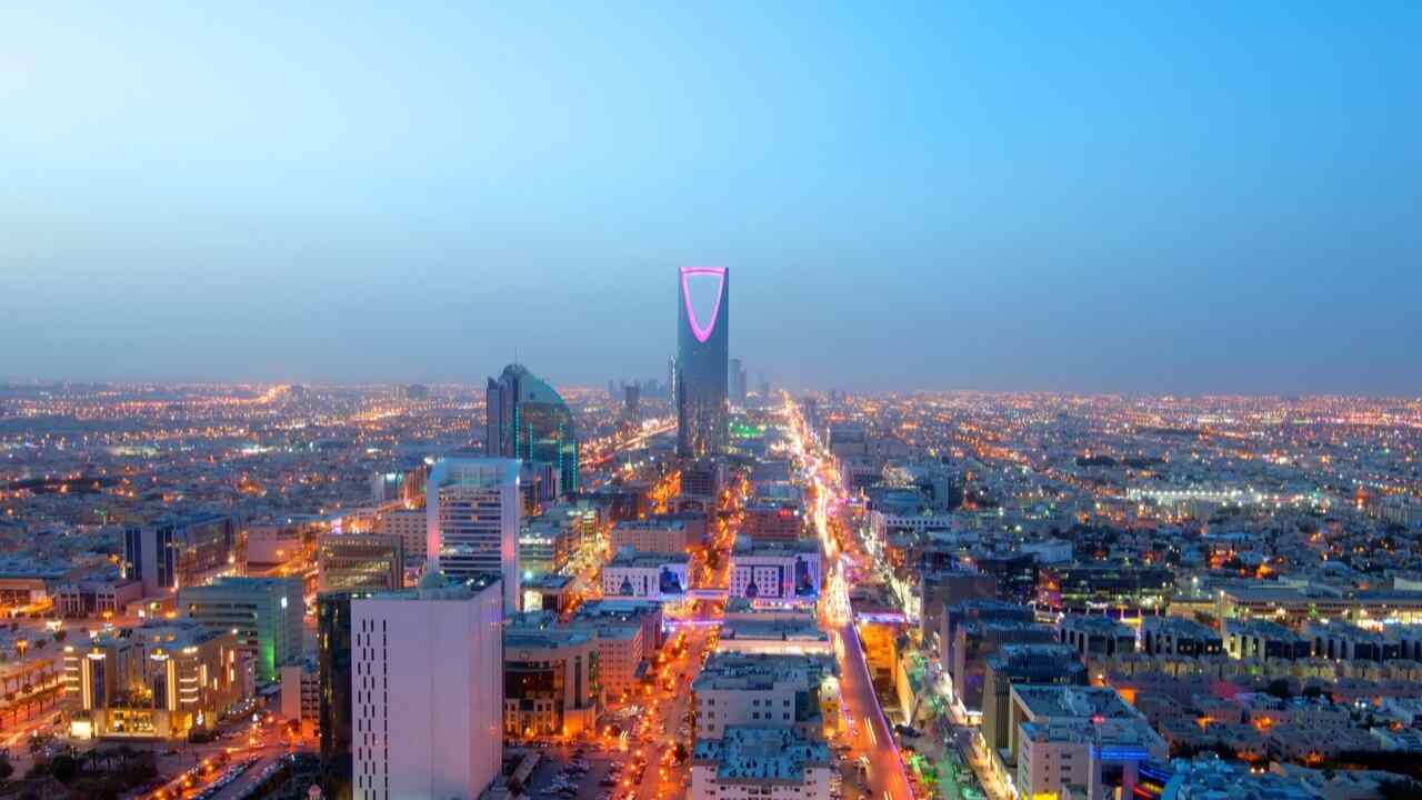 إطلاق برنامج "متجددة" لتوفير قروض طاقة متجددة بقيمة 1.2 مليار ريال سعودي