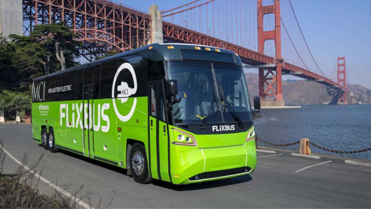  الولايات المتحدة الأمريكية: أول حافلة ركاب كهربائية مخصصة للسفر بين المدن