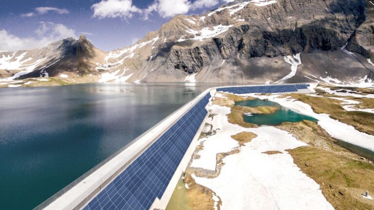 شركة أكسبو السويسرية تطور أول محطة طاقة شمسية كهروضوئية معلقة على السدود بقدرة 2 ميجاواط