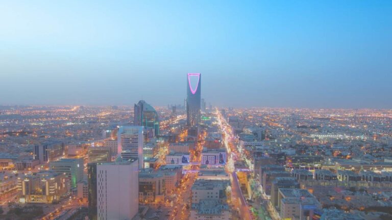 التأهيل المسبق لـ 49 شركة للجولة الثالثة من برنامج الطاقة المتجددة في المملكة العربية السعودية
