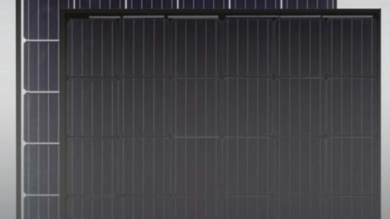 لوح شمسي جديد من جنكو سولار أسود بالكامل بقدرة تصل إلى 405 واط مخصص للقطاع السكني