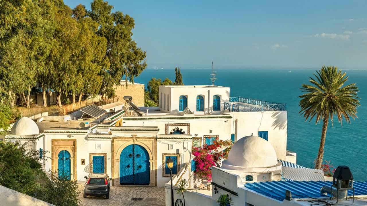  تونس: الحكومة التونسية تعلن اعتماد نظام دفتر الشروط كبديل عن التراخيص لإنتاج الكهرباء من الطاقات المتجددة