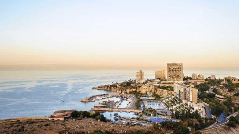 التخلص من المواد الخطيرة في مرفأ بيروت