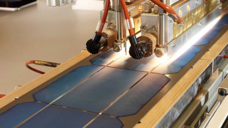 مصنع ألواح شمسية