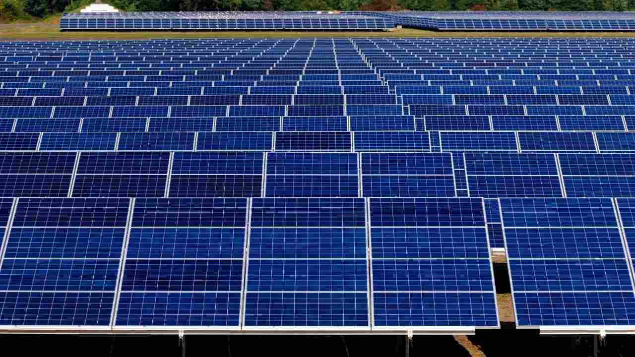  مصر: الشركة المصرية لنقل الكهرباء توافق على طلب أكوا باور لتأجيل مشروع محطة كوم أمبو للطاقة الشمسية