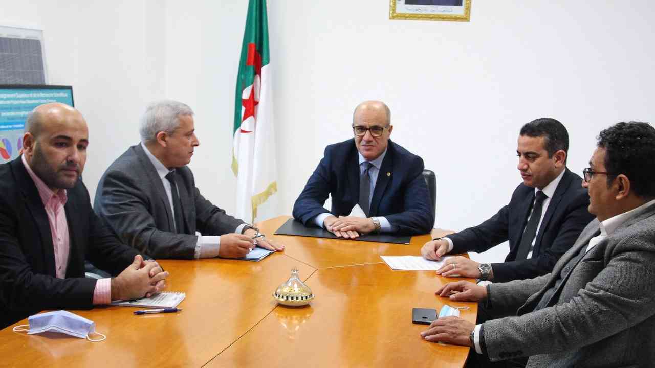  الجزائر: تحديد 11 موقعاً من أجل إعادة تأهيل مشروع «سولار 1000»