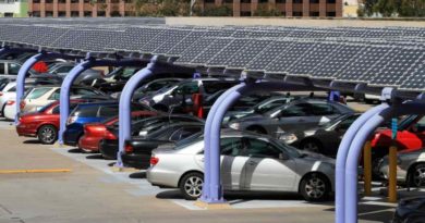 مواقف السيارات تعمل بالطاقة الشمسية