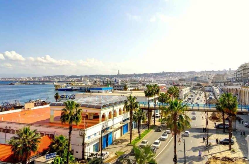  الجزائر: وزارة الانتقال الطاقوي والطاقات المتجددة تفتح باب الاستثمار للبدء بتنفيذ مشروع «سولار1000»