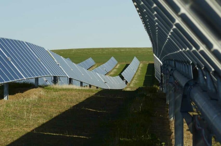  الولايات المتحدة الأمريكية:  نكست تراكر تطلق المتتبع الشمسيّ الجديد الخاص بالتّضاريس غير المستوية