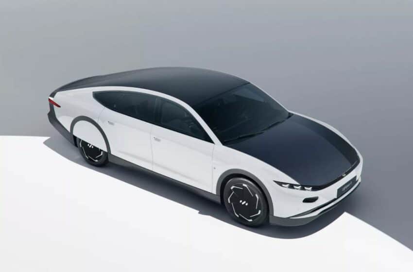  هولندا: شركة لايت يير توفّر دعماً إضافياً بقيمة 81 مليون يورو لإنتاج أول سيارةٍ كهربائيةٍ شمسيةٍ في العالم