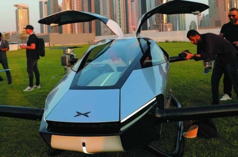 سيارة كهربائية طائرة دبي