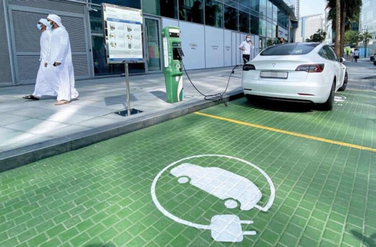 ضمن مبادرات شحن السيارات الكهربائية في الإمارات