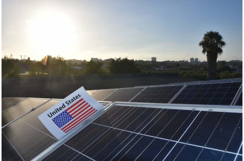 ألواح طاقة شمسية في الولايات المتحدة الأمريكية