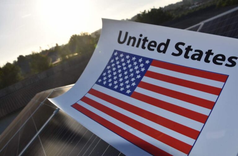 ألواح للطاقة الشمسية في الولايات المتحدة