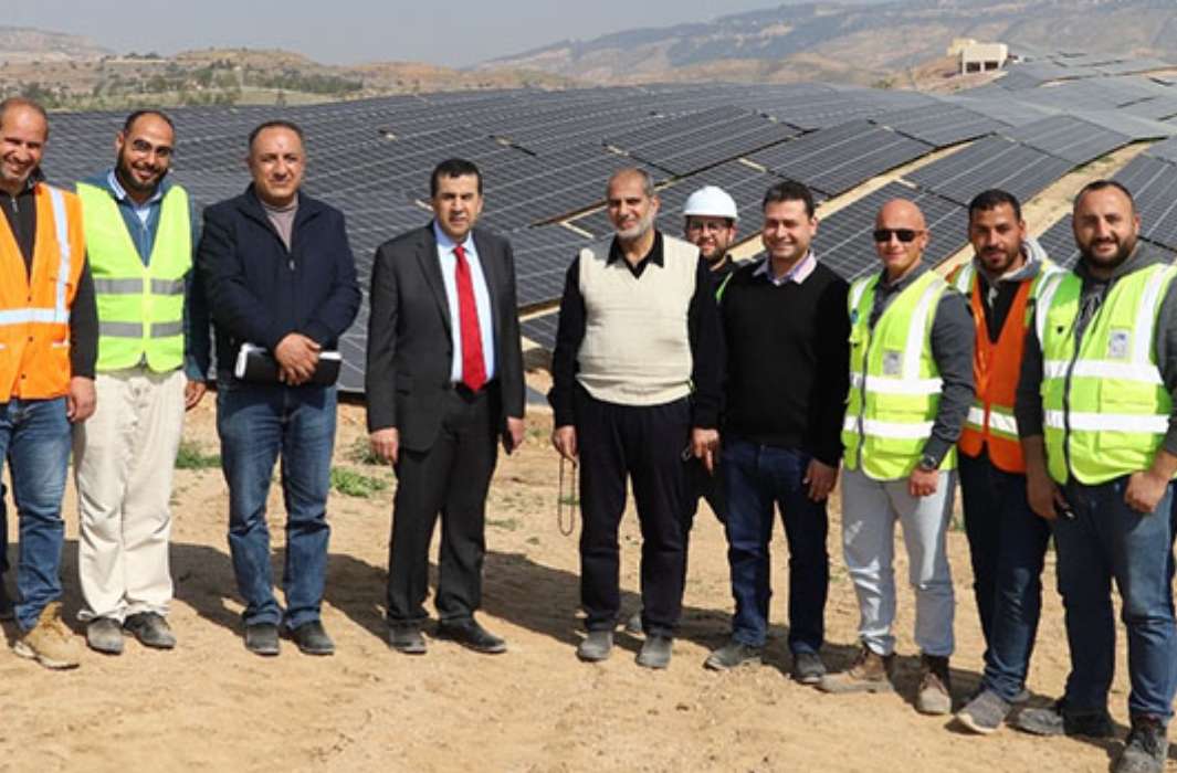 رئيس جامعة البلقاء التطبيقية د. أحمد فخري العجلوني يعلن تشغيل أكبر محطة طاقة شمسية في الجامعات الأردنية