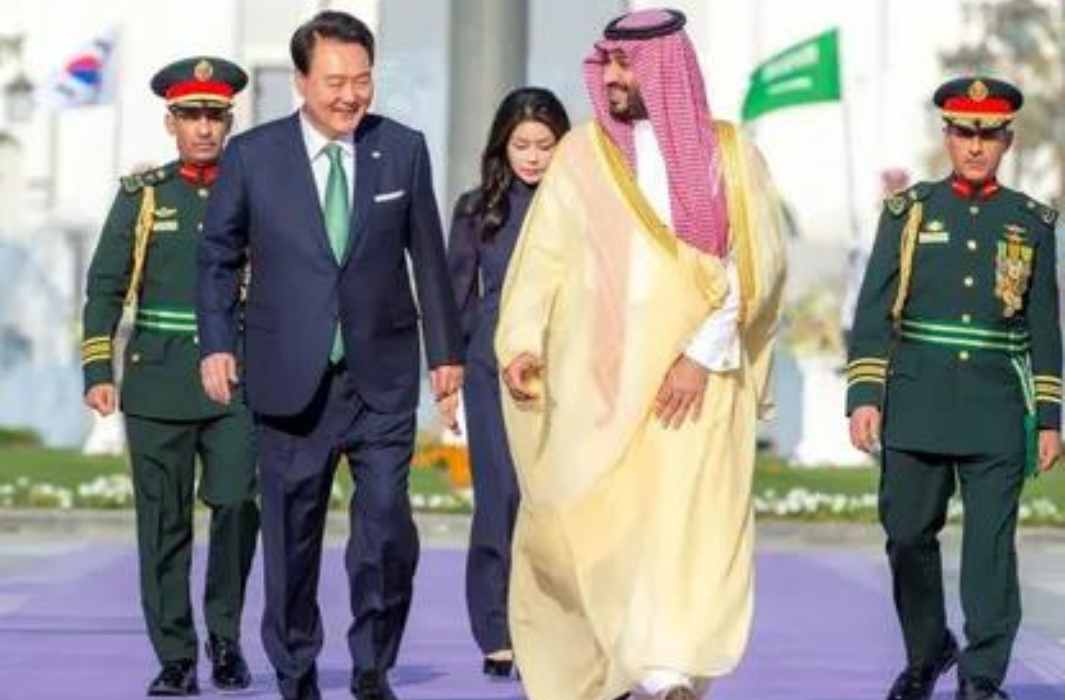 ولي العهد السعودي الأمير محمد بن سلمان يستقبل رئيس كوريا الجنوبية يون سوك يول