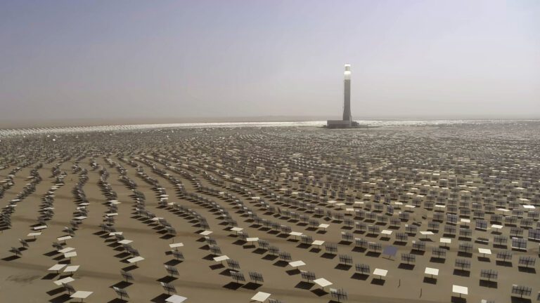 مجمع محمد بن راشد آل مكتوم للطاقة الشمسية مصدر الصورة: ديوا
