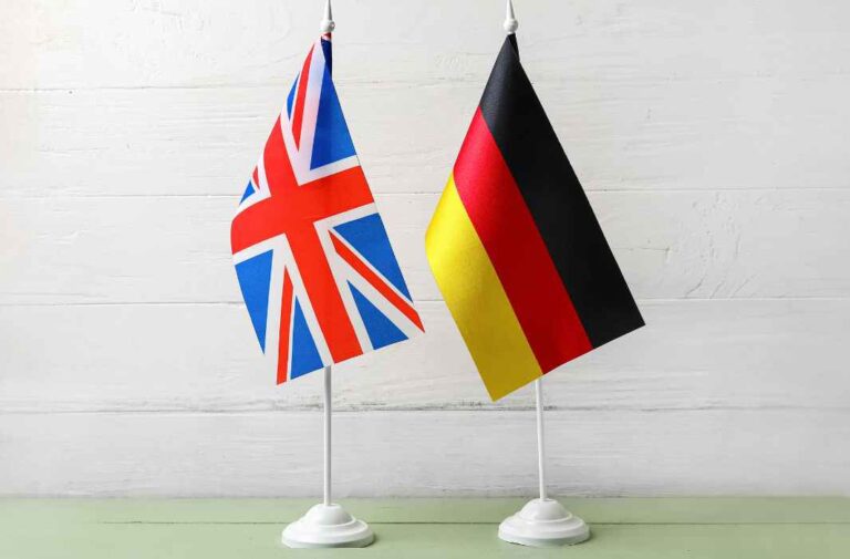 علما ألمانيا وبريطانيا