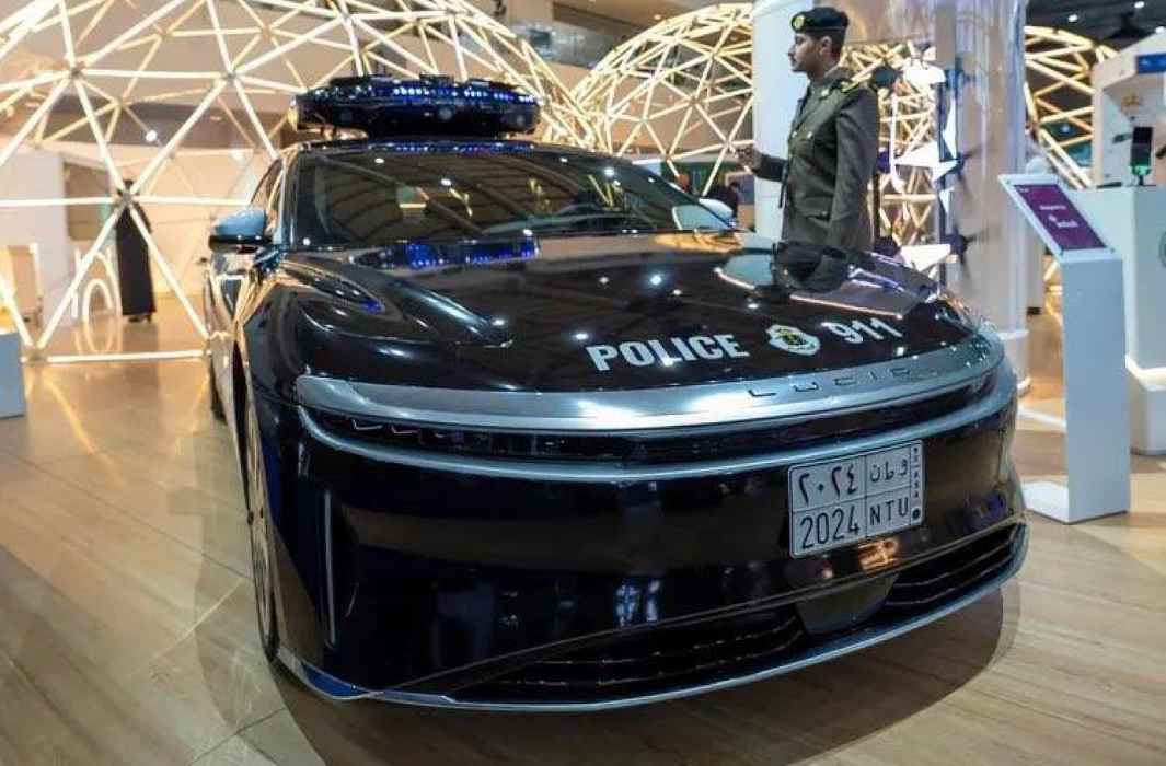 أول سيارة كهربائية أمنية في السعودية