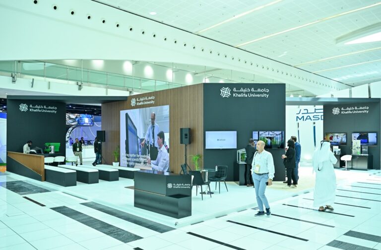 جامعة خليفة للعلوم والتكنولوجيا، خلال مشاركتها في القمة العالمية لطاقة المستقبل WFES2024 المصدر: وام