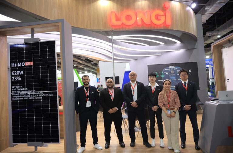 لونجي تطلق ألواح Hi-MO X6 Max في معرض الطاقة الشمسية وتخزين الطاقة المباشر في منطقة الشرق الأوسط وشمال إفريقيا في مصر