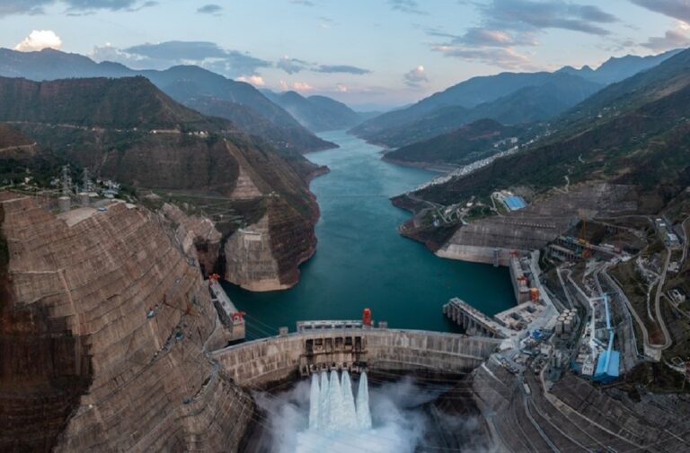 محطة بايخهتان للطاقة الكهرومائية في جنوب غربي الصين المصدر: شينخوا