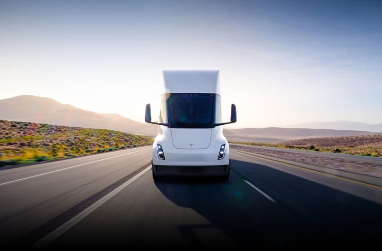 شاحنة تسلا Tesla Semi Source: Tesla