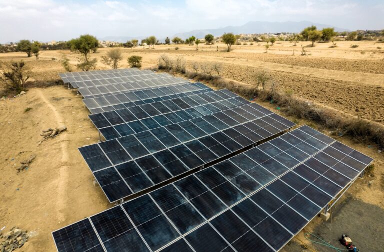 نظام طاقة شمسية نفذه (UNDP). مصدر الصورة: برنامج الأمم المتحدة الإنمائي