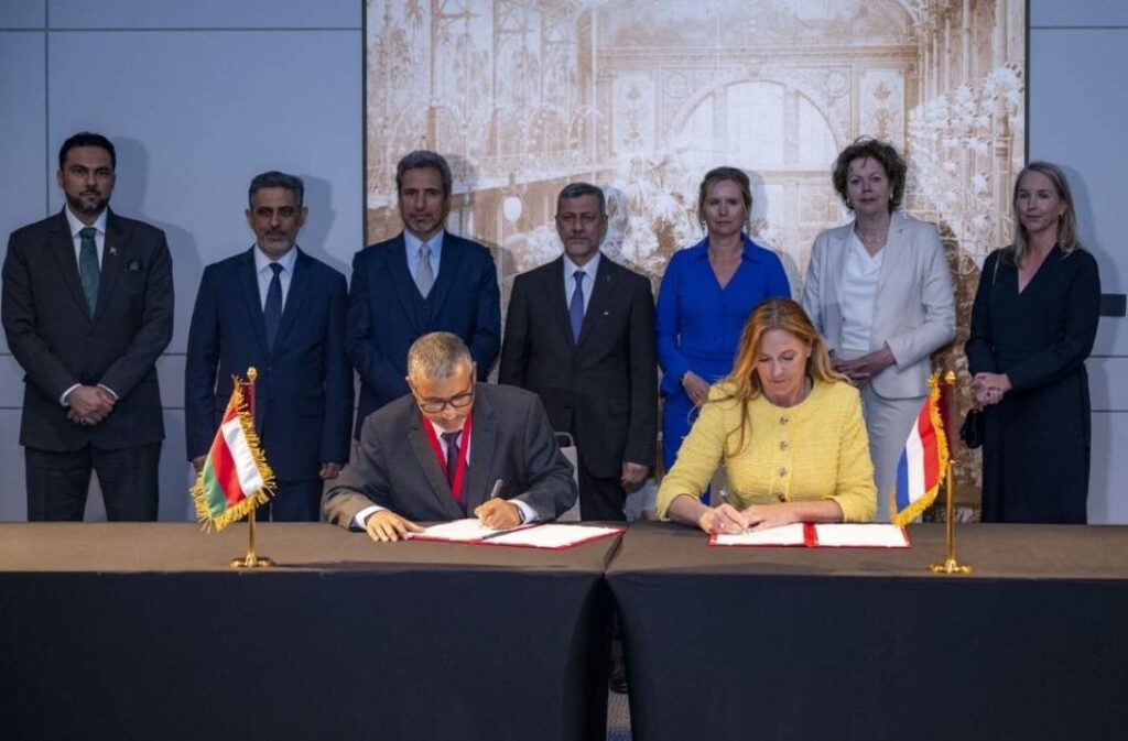 عُمان وهولندا تدشنان أول ممر عالمي للهيدروجين الأخضر باتفاقيات استراتيجية تاريخية