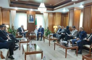سؤولون رفيعو المستوى من الجزائر والمفوضية الأوروبية يبحثون تعزيز الشراكة الاستراتيجية في مجال الطاقات المتجددة والهيدروجين الأخضر
