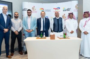 "سفير" و"الفروج الذهبي" تبرمان اتفاقية لإنشاء محطة طاقة شمسية في السعودية
