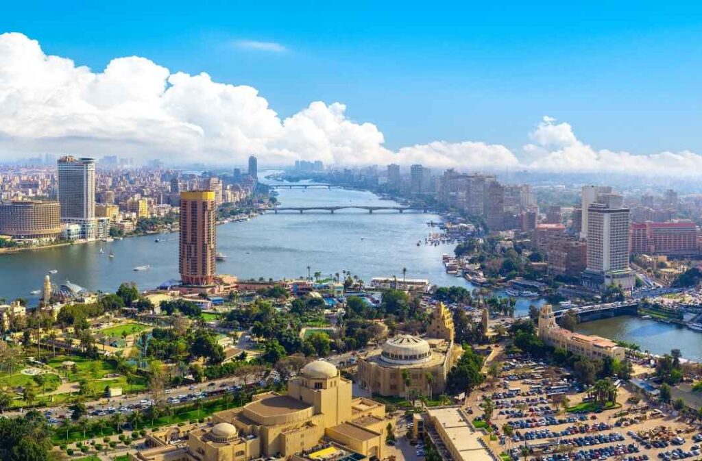 مصر تخصص أراضٍ ضخمة لمشاريع الطاقة المتجددة