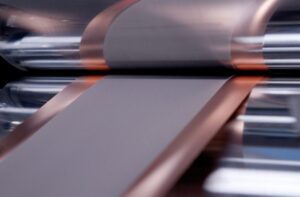 بطارية سيليكون أمريكية-ألمانية تحقق 1000 دورة شحن مع الاحتفاظ بـ 80% من سعتها