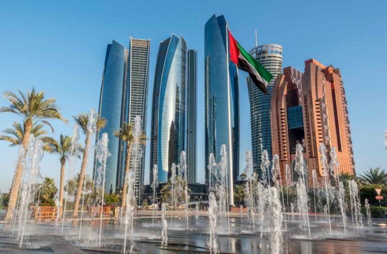 أبوظبي: ذكاء اصطناعي وكفاءة يرسمان مستقبل الطاقة بمؤتمر المرافق