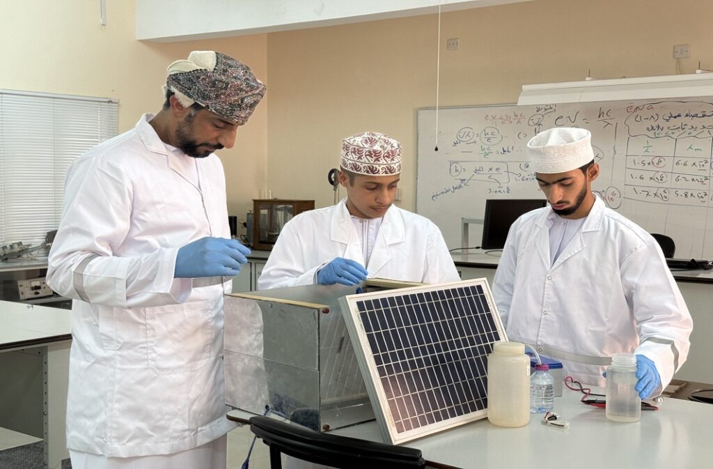 جهاز ذكي يحوّل المياه المالحة المهدرة إلى طاقة متجددة (العمانية)