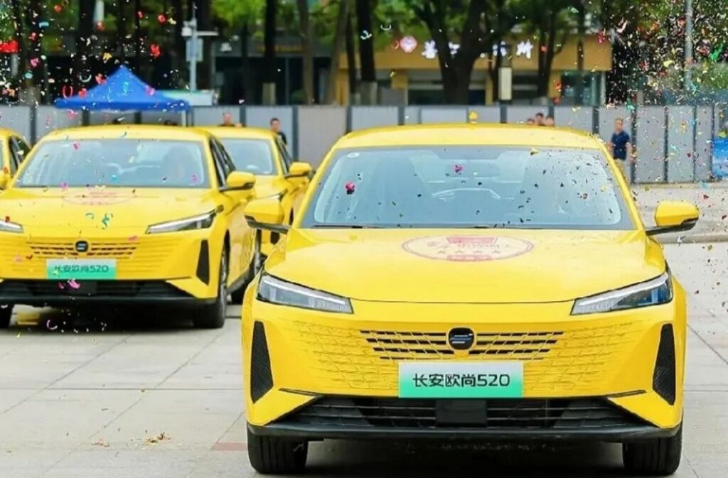 سيارات شانجان بتقنية تبديل البطاريات (CATL)