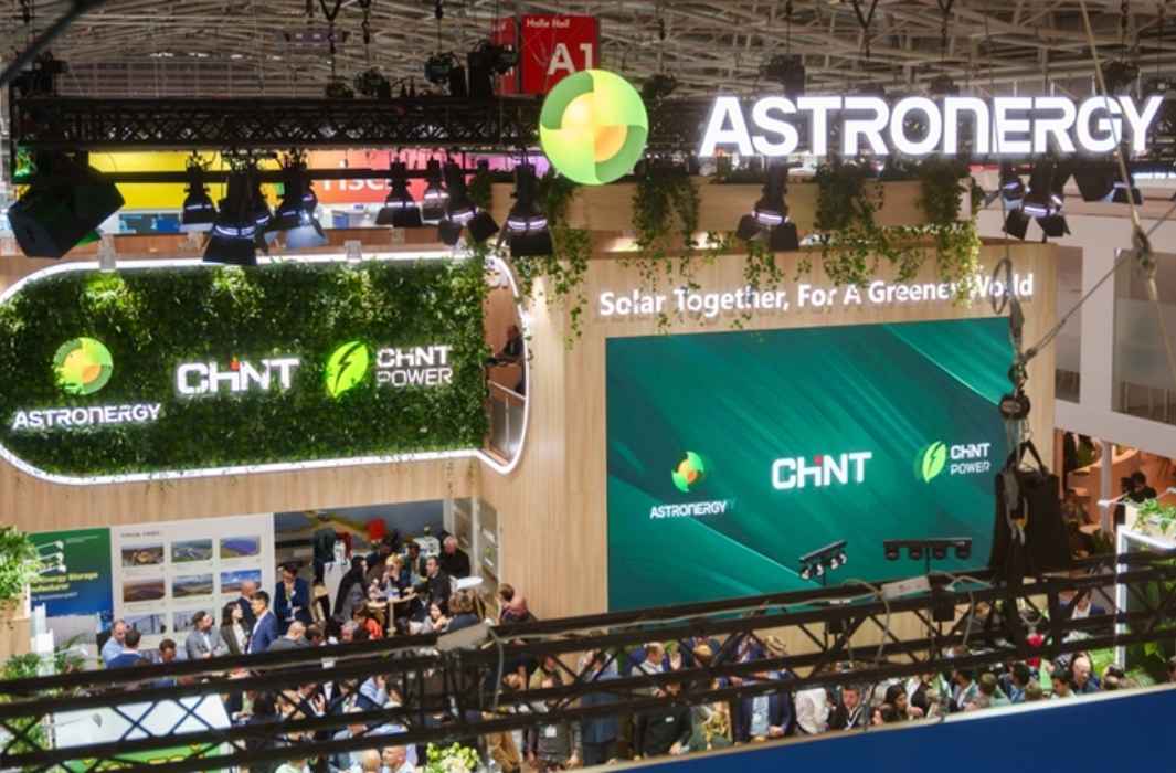 أسترونيرجي تتألق بإنجازاتها في معرض إنترسولار أوروبا 2025