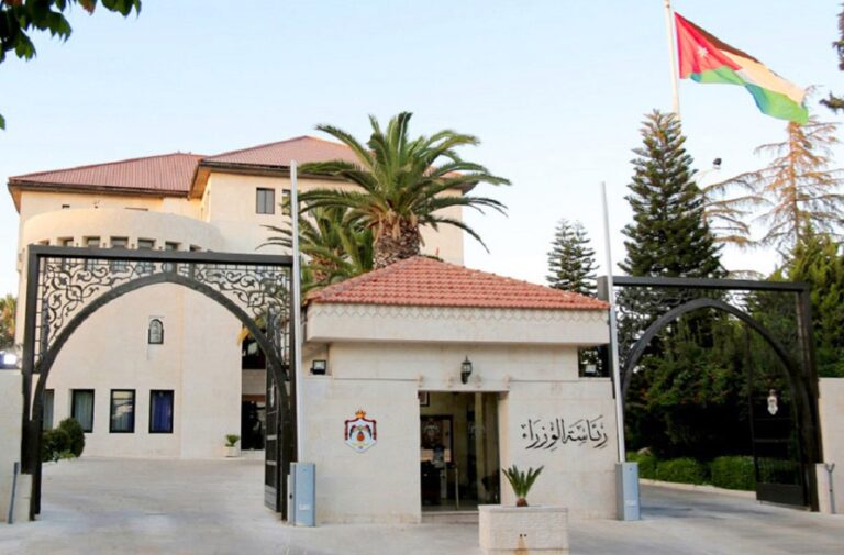 الأردن يُنظم استيراد السيارات الكهربائية