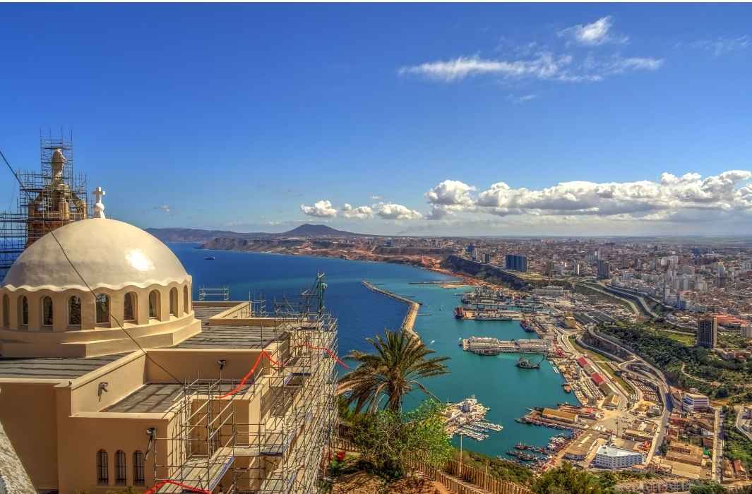 الجزائر تدشن مشروعين رائدين في مجالي الطاقة المتجددة والزراعة المستدامة