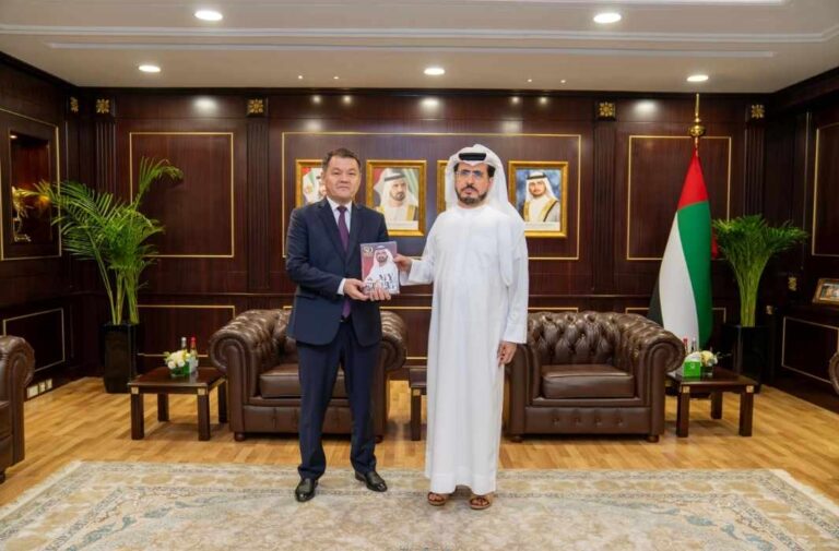 هيئة كهرباء ومياه دبي تعزز علاقاتها العالمية في مجال الاستدامة مع جمهورية كاراكالباكستان