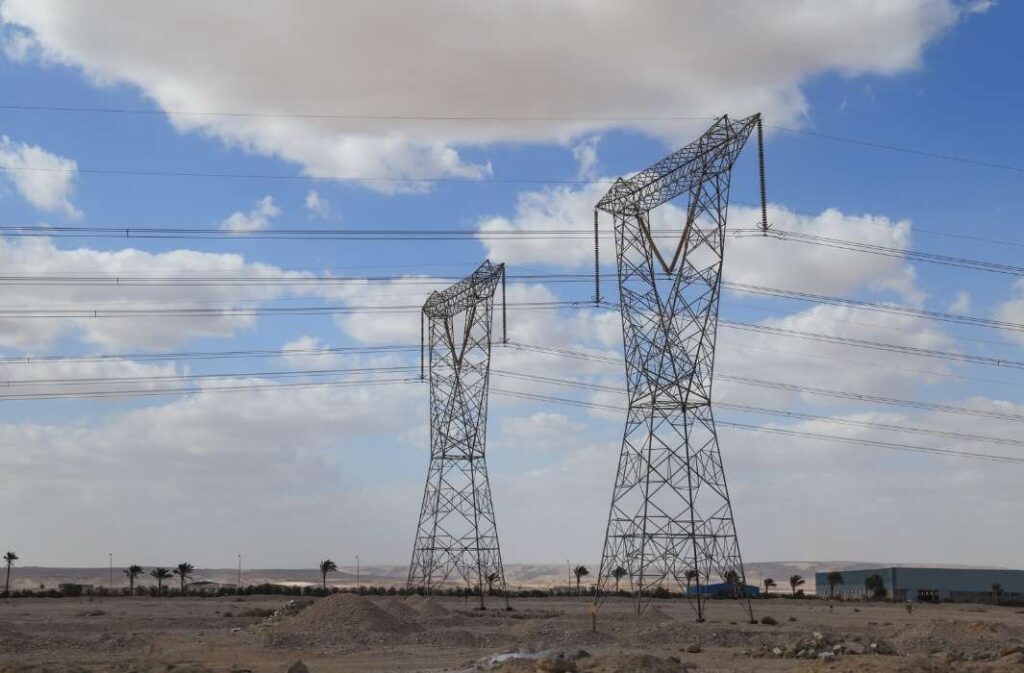 مصر تدعم شبكتها الكهربائية بـ 2000 ميجاواط من الطاقة المتجددة (شبكة كهرباء في مصر)