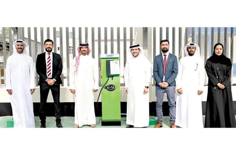 البحرين تدشن محطات شحن شمسية جديدة للسيارات الكهربائية