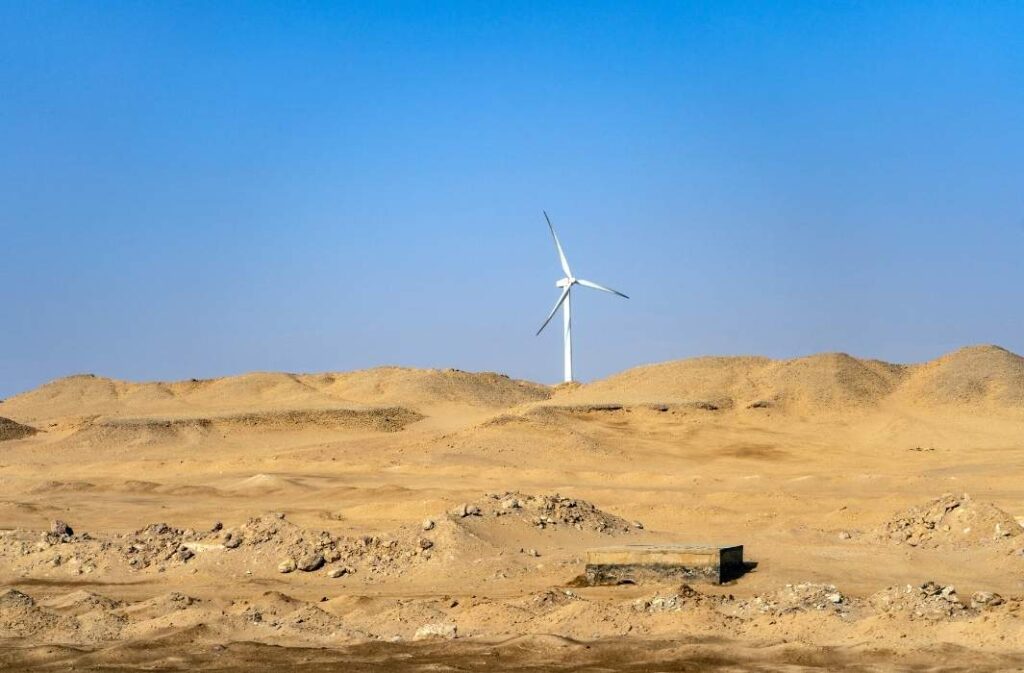 مصر تُشغل أكبر محطة رياح في الشرق الأوسط باستطاعة 650 ميجاواط (عنفة من محطة رياح في مصر)
