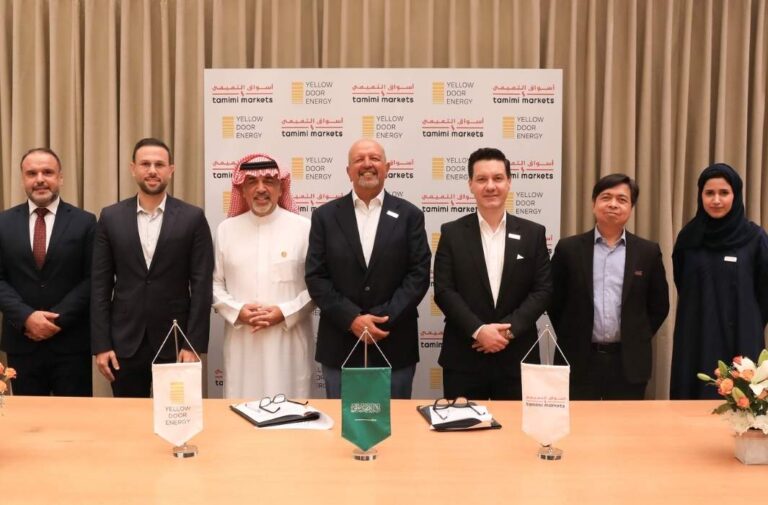 أسواق التميمي و"Yellow Door "Energyتوقعان عقد تأجير محطة طاقة شمسية