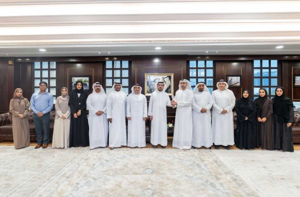 هيئة كهرباء ومياه دبي تحصد جائزتين من جوائز رويترز العالمية لانتقال الطاقة 2025