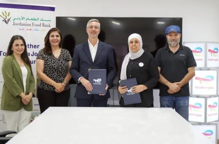 "توتال للطاقات" الأردن تدعم 3 مؤسسات خيرية بأكثر من 800 لوح شمسي